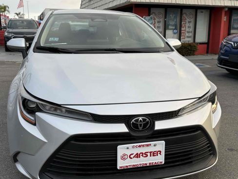 Used 2025 Toyota Corolla LE FWD image 4