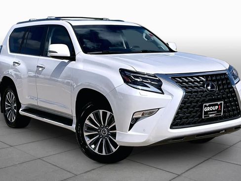 Used 2023 Lexus GX 460 Luxury w/ Accessory Package AWD/4WD image 3
