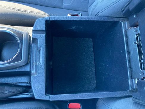 Used 2017 Toyota Tacoma TRD Sport w/ Tow Package (A/T) image 19