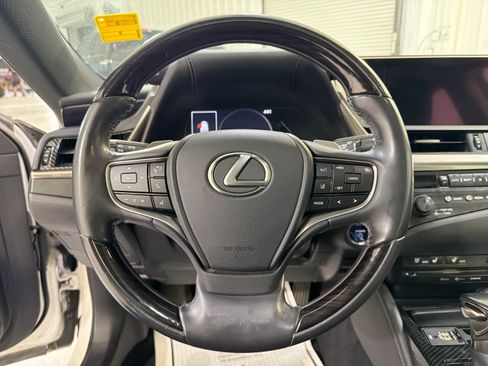 Used 2020 Lexus ES 300h w/ Premium Package image 13