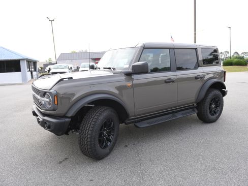 New 2026 Ford Bronco Badlands AWD/4WD image 6