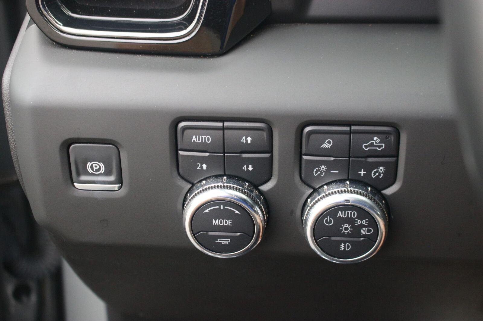 Used 2025 GMC Sierra 1500 AT4 w/ AT4 Premium Package AWD/4WD image 32