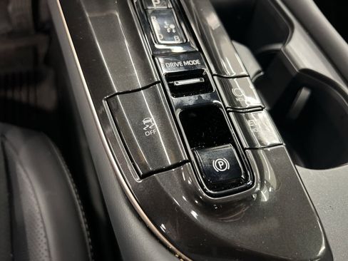 Used 2026 Toyota Crown XLE image 28