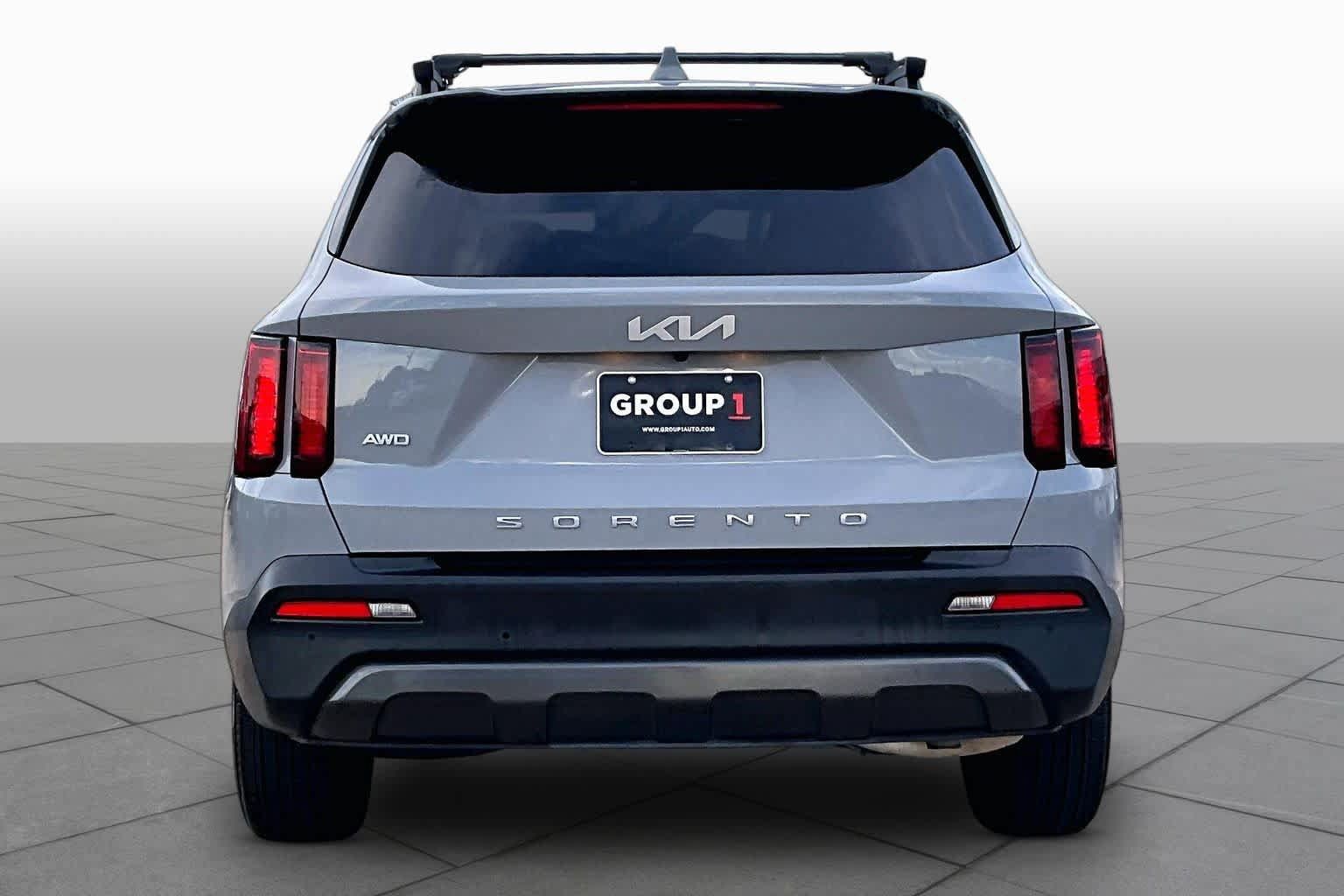 Used 2022 Kia Sorento S AWD/4WD image 5