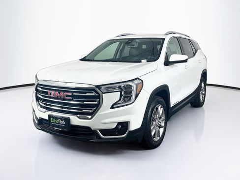 Used 2024 GMC Terrain SLT AWD/4WD image 3