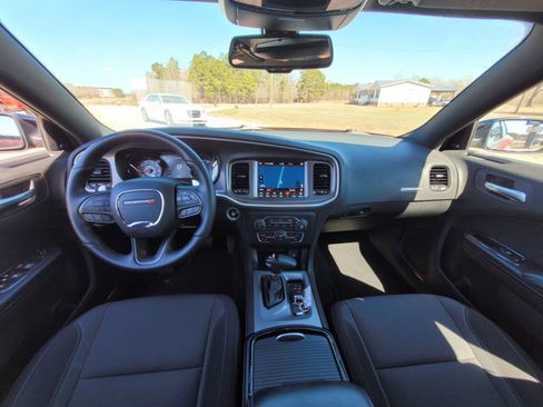 Used 2021 Dodge Charger SXT w/ Driver Convenience Group image 17
