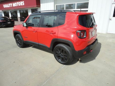 Used 2018 Jeep Renegade Trailhawk w/ Cold Weather Group II image 12