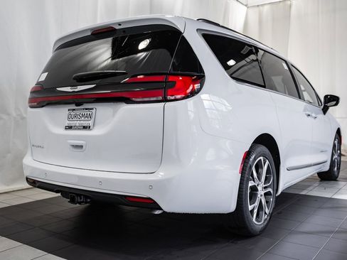 New 2026 Chrysler Pacifica Pinnacle w/ Trailer Tow Group image 4