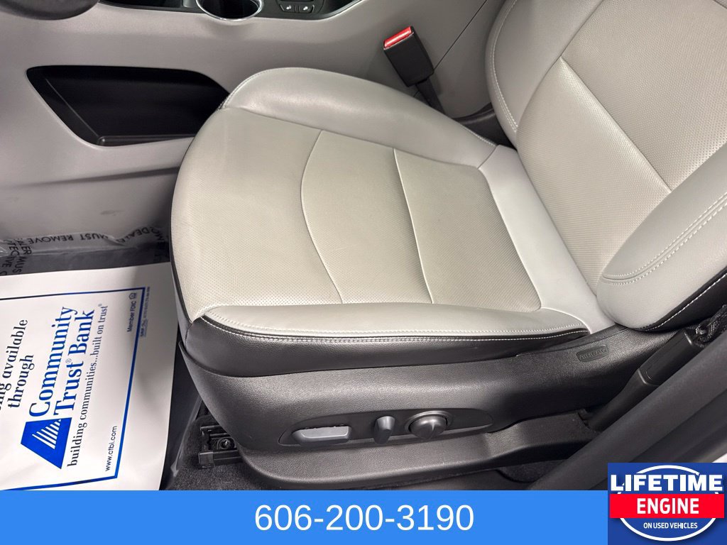 Used 2022 GMC Terrain SLT AWD/4WD image 30