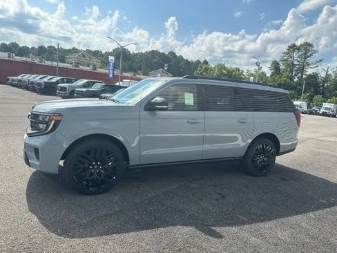 New 2027 Ford Expedition Max Platinum w/ Stealth Performance Package AWD/4WD image 6