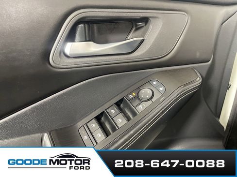 Used 2024 Nissan Rogue SV AWD/4WD image 9