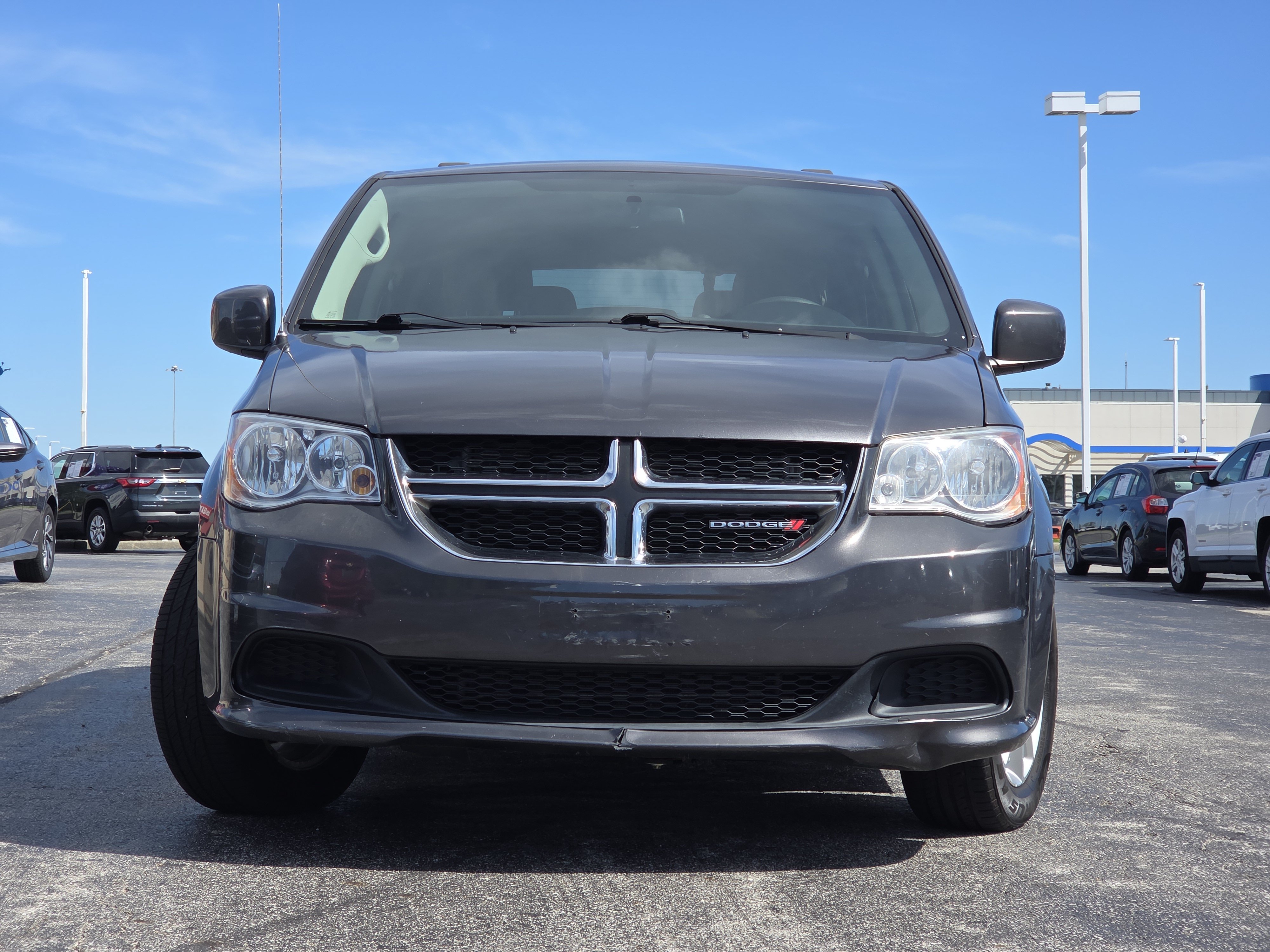 Used 2016 Dodge Grand Caravan SXT FWD image 4