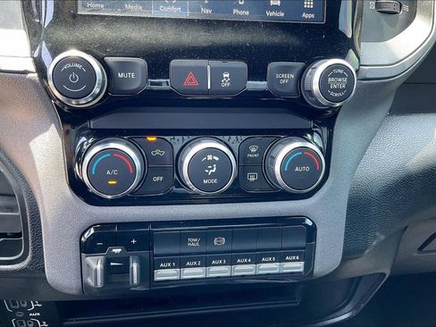 Used 2024 RAM 3500 Tradesman w/ Chrome Appearance Group AWD/4WD image 29