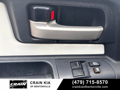 Used 2010 Toyota FJ Cruiser 4WD image 13