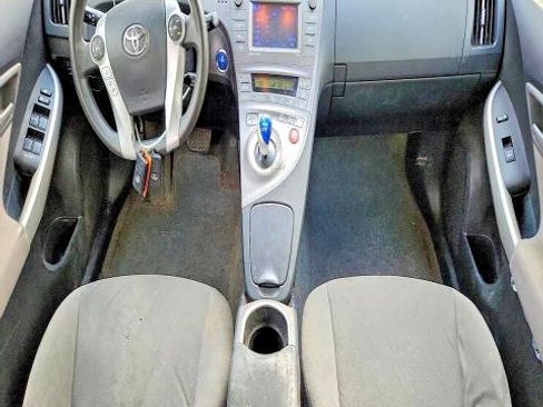 Used 2012 Toyota Prius Three w/ Preferred Accessory Pkg FWD image 11