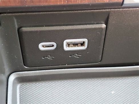 Used 2023 GMC Yukon Denali Ultimate image 18