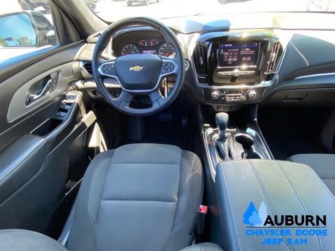 Used 2023 Chevrolet Traverse LT FWD image 32