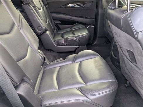 Used 2020 Cadillac Escalade Platinum image 22