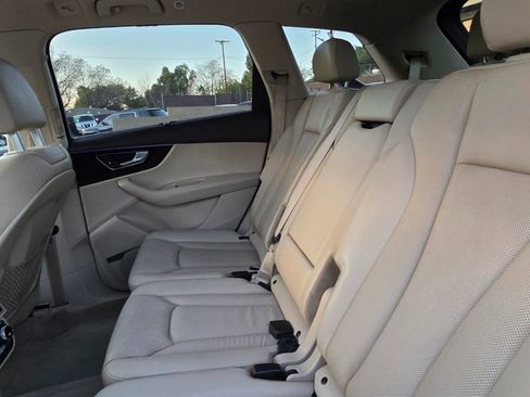 Used 2018 Audi Q7 3.0T Prestige w/ Prestige Package image 24