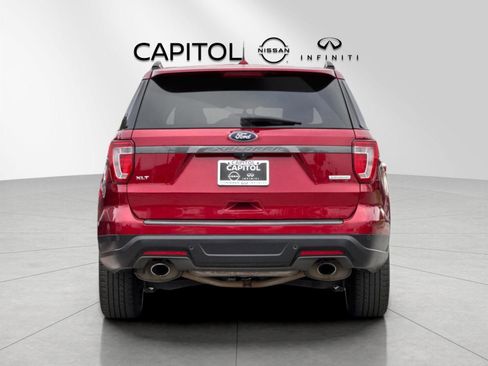 Used 2018 Ford Explorer XLT w/ Equipment Group 202A image 4