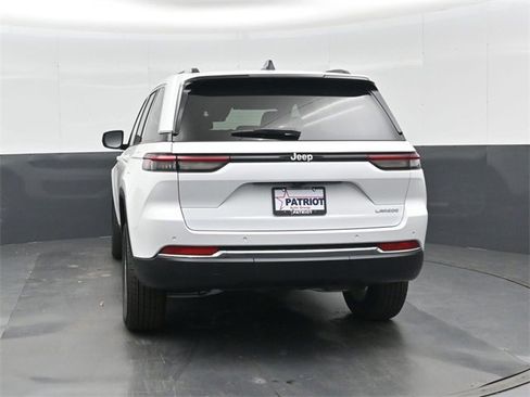 New 2025 Jeep Grand Cherokee Laredo X image 9