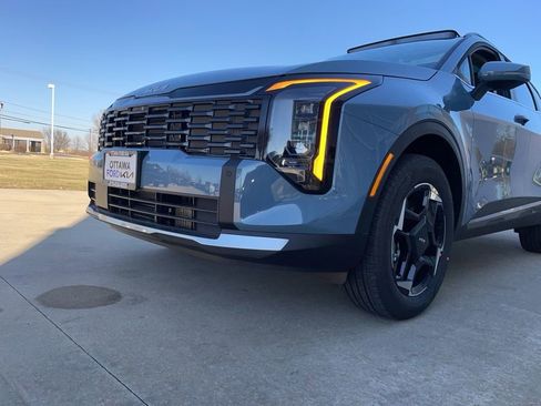 New 2026 Kia Sportage EX image 15