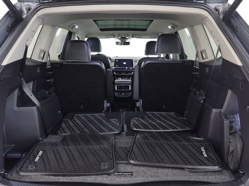 Used 2024 Volkswagen Atlas SEL Premium R-Line image 19