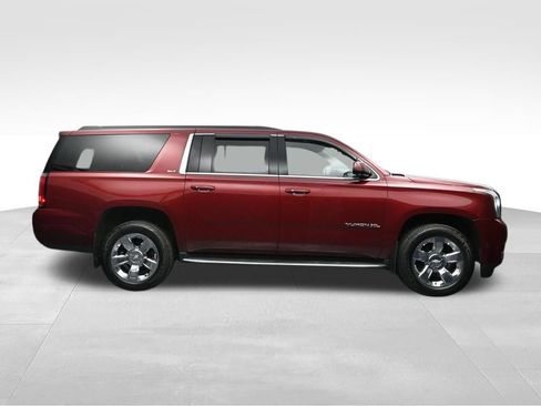 Used 2020 GMC Yukon XL SLT w/ Open Road Package AWD/4WD image 6