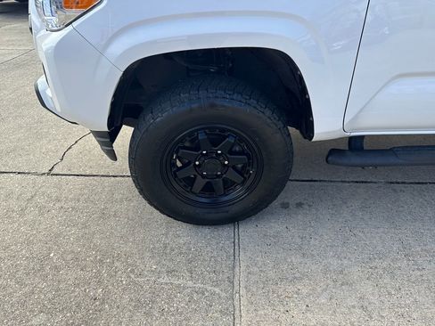 Used 2023 Toyota Tacoma SR image 33