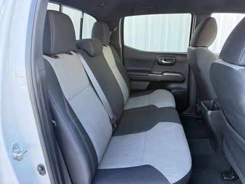 Used 2023 Toyota Tacoma TRD Off-Road w/ Technology Package image 31