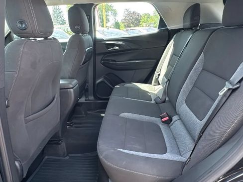 Used 2022 Chevrolet TrailBlazer LS AWD/4WD image 15