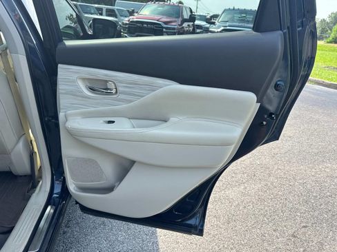Used 2018 Nissan Murano Platinum w/ Cargo Package FWD image 24