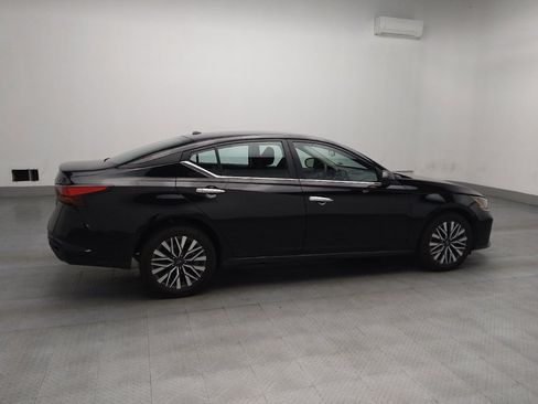 Used 2024 Nissan Altima 2.5 SV image 10