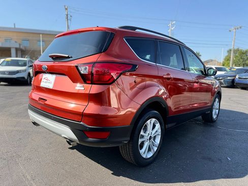 Used 2019 Ford Escape SEL FWD image 3