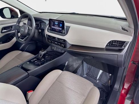 Certified 2023 Nissan Rogue SV image 28