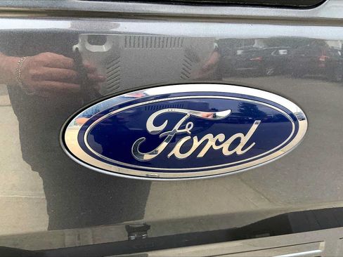 Used 2018 Ford F150 XLT w/ Equipment Group 302A Luxury AWD/4WD image 32