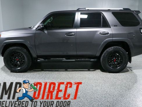 Used 2023 Toyota 4Runner SR5 Premium w/ Moonroof Package AWD/4WD image 10