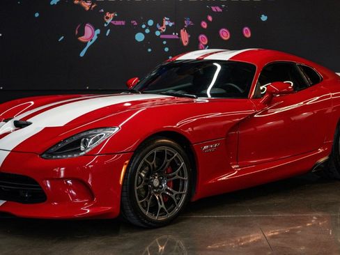Used 2017 Dodge Viper GTS RWD image 2