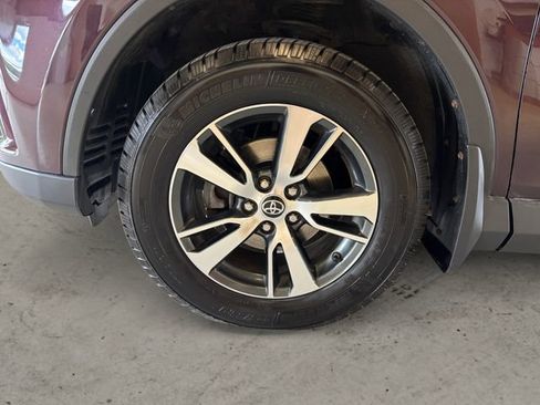 Used 2018 Toyota RAV4 XLE AWD/4WD image 15