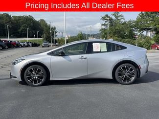 Used 2024 Toyota Prius XLE FWD video 2
