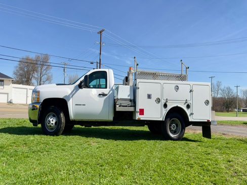 Used 2012 Chevrolet Silverado 3500 W/T image 2