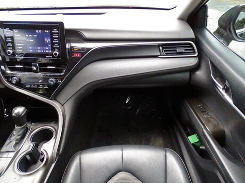 Used 2022 Toyota Camry SE w/ Convenience Package FWD image 36