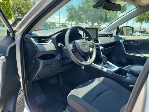 Used 2025 Toyota RAV4 LE AWD/4WD image 10