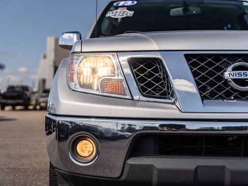 Used 2013 Nissan Frontier SV w/ SV Value Truck Pkg RWD image 11
