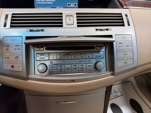 Used 2009 Toyota Avalon Limited FWD image 28
