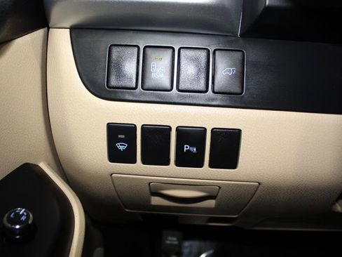 Used 2015 Toyota Highlander Limited AWD/4WD image 26