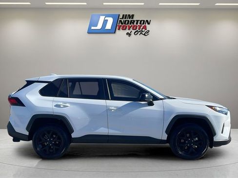 Used 2025 Toyota RAV4 LE image 4