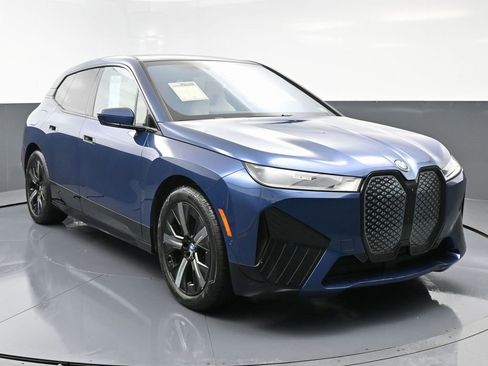 Used 2022 BMW iX xDrive50 w/ Sport Package image 3