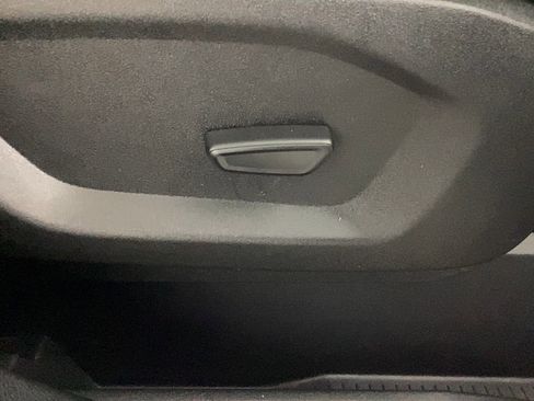 Used 2024 Ford Edge SEL image 9