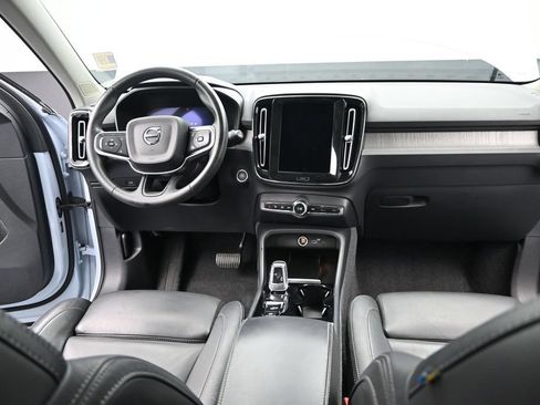 Used 2024 Volvo XC40 B5 Plus w/ Protection Package Premier AWD/4WD image 24